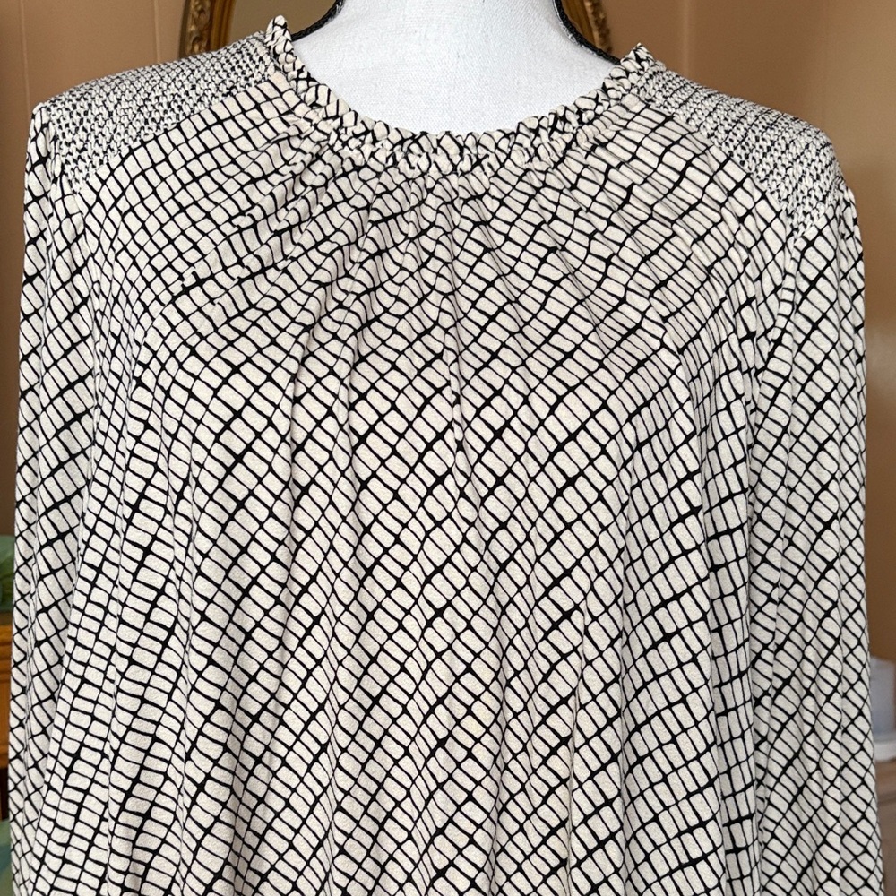 Black and White Geometric Blouse